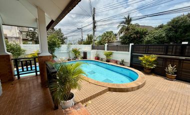 Casa en alquiler de 4 habitaciones en Bang Lamung, Chonburi