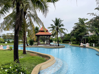 For sale 2 ベッドルーム townhouse in Cha Am, Phetchaburi