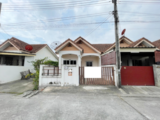 出售 1 卧室 联排别墅 在 Pluak Daeng, Rayong