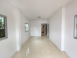 出售 1 卧室 联排别墅 在 Pluak Daeng, Rayong