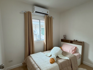 For rent 3 bedrooms townhouse in Bang Khun Thian, Bangkok