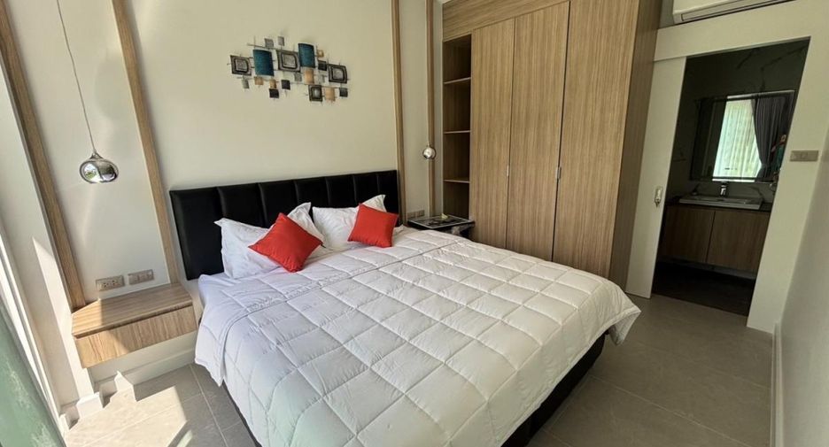 Casa en alquiler de 5 habitaciones en Bang Lamung, Chonburi