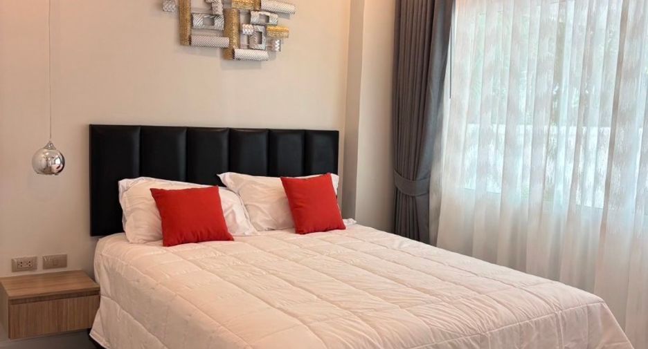 Casa en alquiler de 5 habitaciones en Bang Lamung, Chonburi