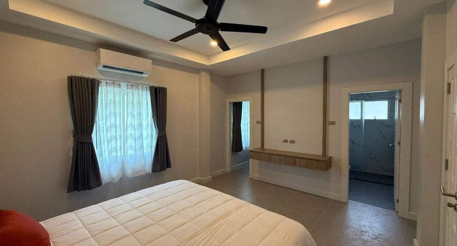 Casa en alquiler de 5 habitaciones en Bang Lamung, Chonburi
