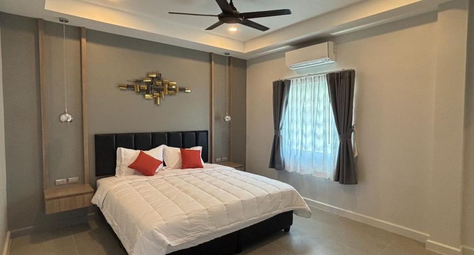 Casa en alquiler de 5 habitaciones en Bang Lamung, Chonburi