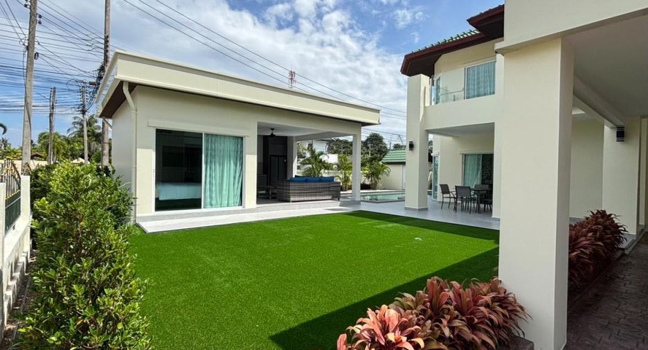 Casa en alquiler de 5 habitaciones en Bang Lamung, Chonburi