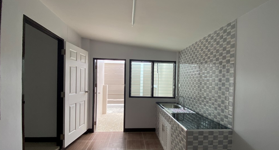 Casa adosada en venta de 2 habitaciones en Mueang Rayong, Rayong
