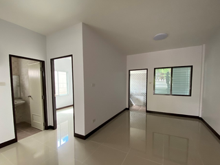 Casa adosada en venta de 2 habitaciones en Mueang Rayong, Rayong