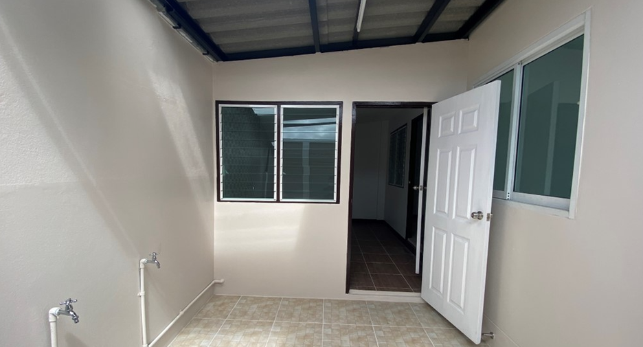 Casa adosada en venta de 2 habitaciones en Mueang Rayong, Rayong