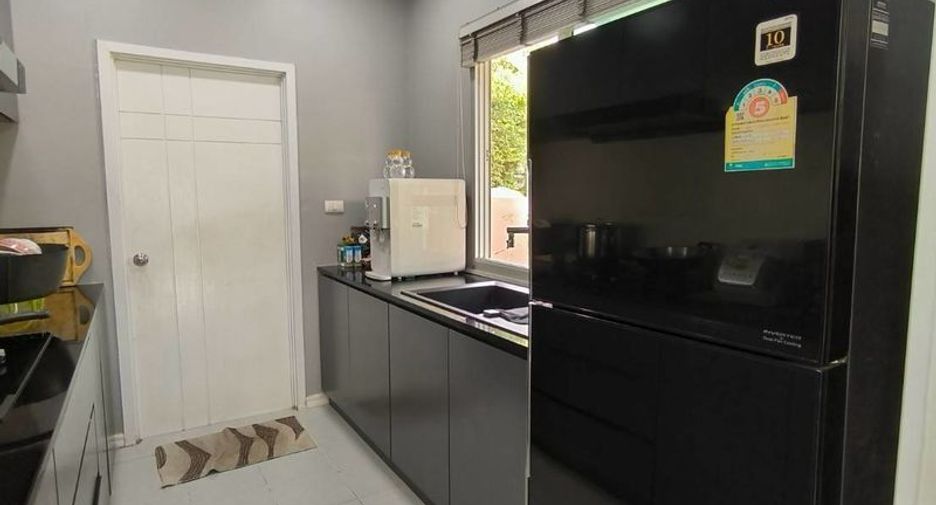 À louer 4 chambres maison à Mueang Samut Prakan, Samut Prakan