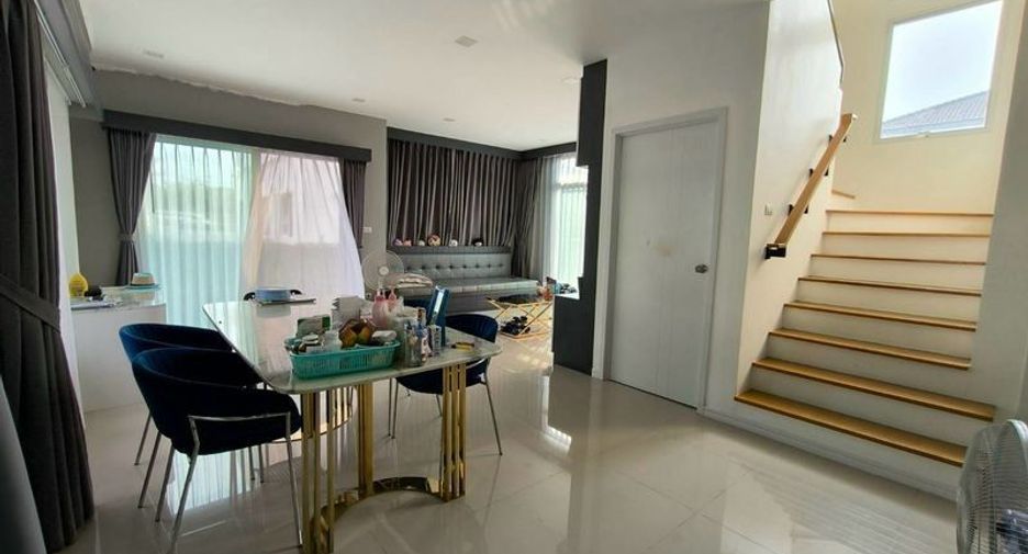À louer 4 chambres maison à Mueang Samut Prakan, Samut Prakan
