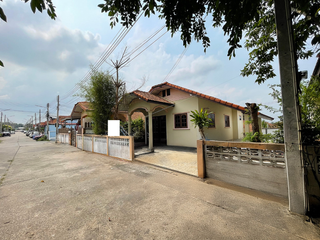 出售 1 卧室 独立屋 在 Si Racha, Chon Buri