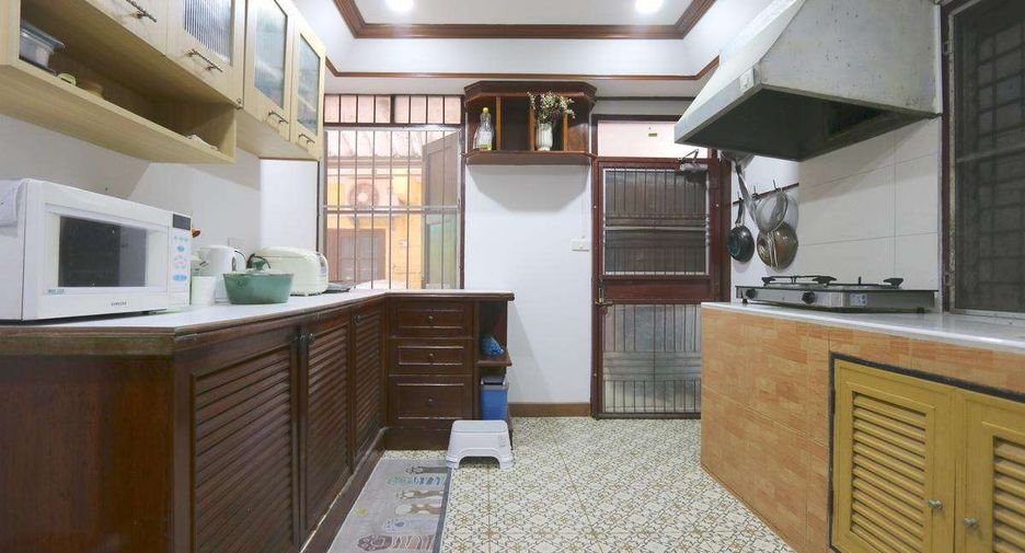 Haus zur Miete mit 3 Zimmer in Mueang Chiang Mai, Chiang Mai