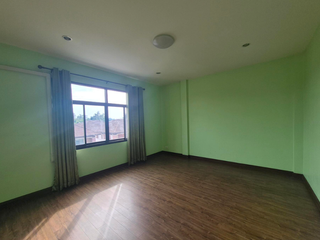 Casa adosada en venta de 3 habitaciones en Hang Dong, Chiang Mai