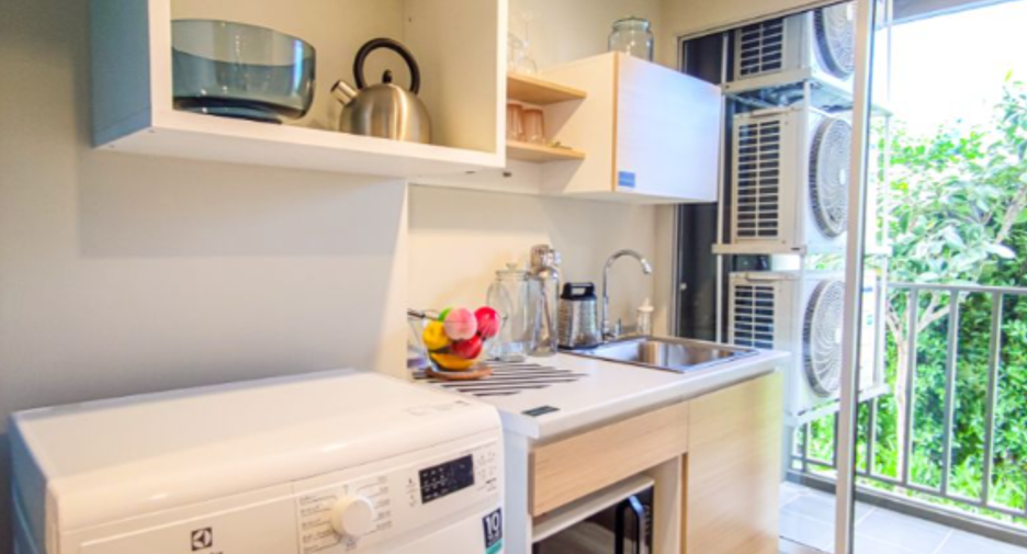 For sale 1 bed condo in Mueang Pathum Thani, Pathum Thani