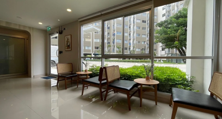 For sale 1 bed condo in Mueang Pathum Thani, Pathum Thani