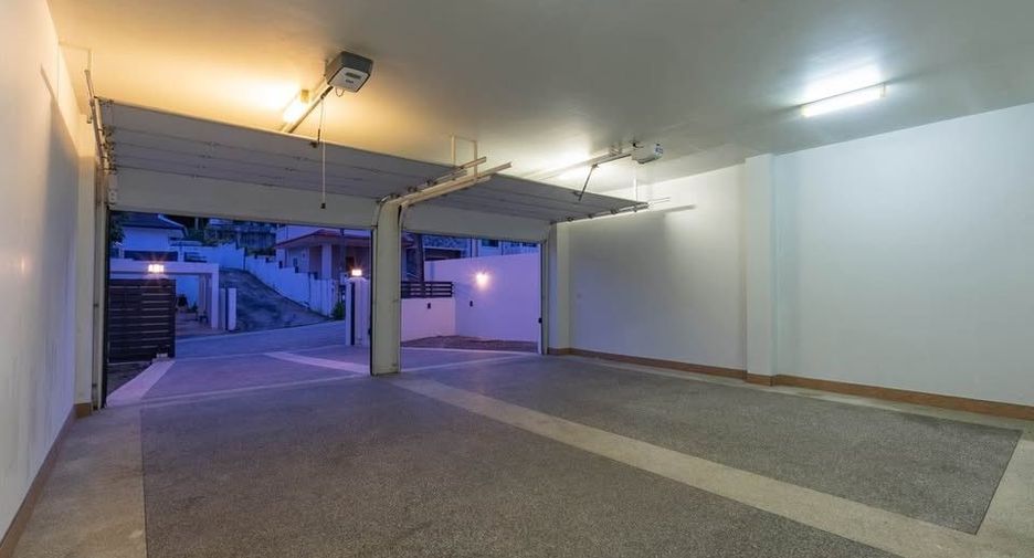 Haus zur Miete mit 5 Zimmer in Kathu, Phuket
