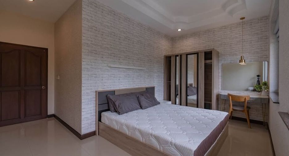 Haus zur Miete mit 5 Zimmer in Kathu, Phuket
