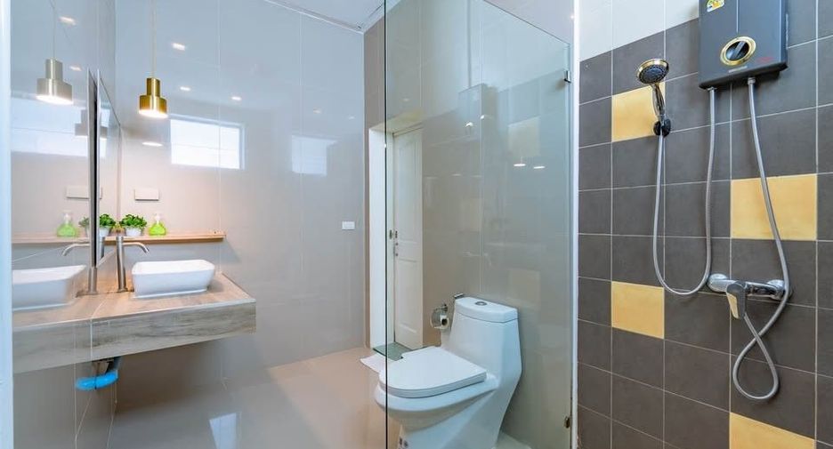 Haus zur Miete mit 5 Zimmer in Kathu, Phuket