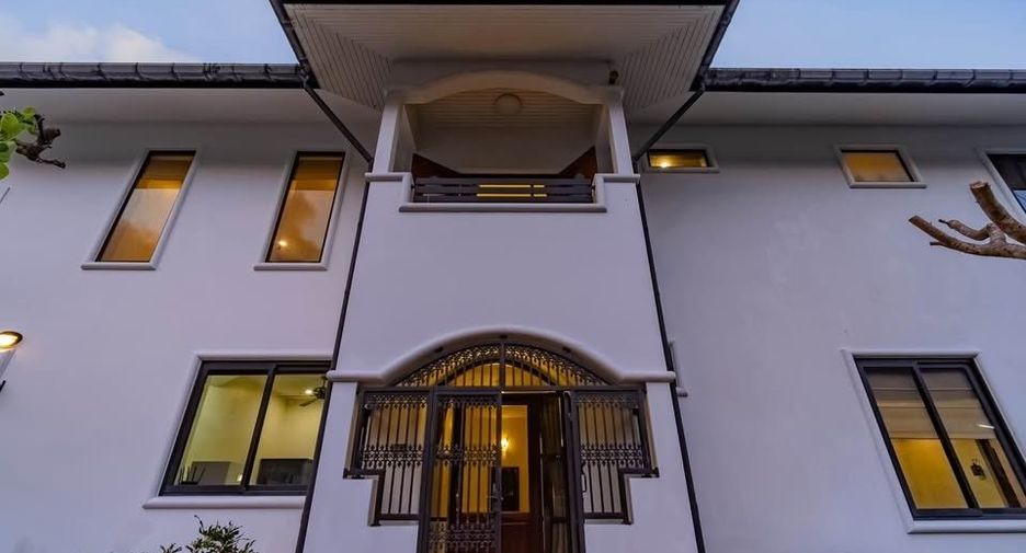Haus zur Miete mit 5 Zimmer in Kathu, Phuket