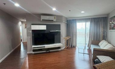 Condo en alquiler de 3 habitaciones en Huai Khwang, Bangkok