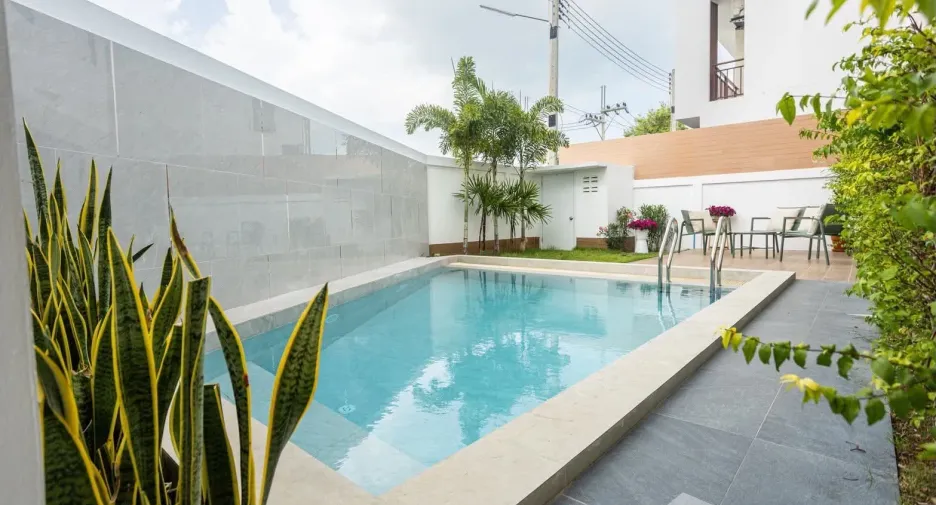 À vendre et à louer 3 chambres villa à Bang Lamung, Chonburi