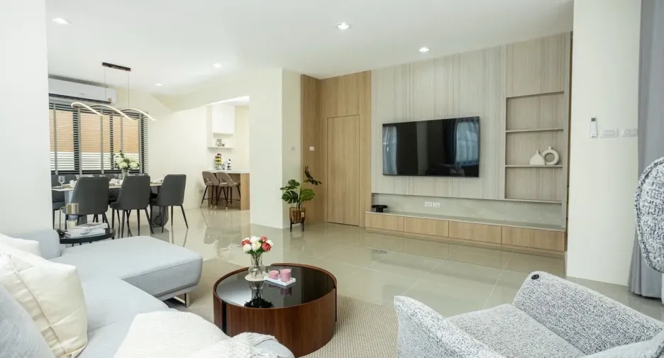 À vendre et à louer 3 chambres villa à Bang Lamung, Chonburi