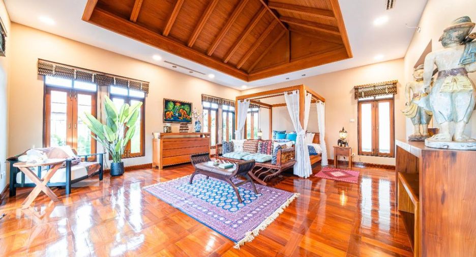 For sale 3 bedrooms villa in Jomtien, Pattaya