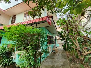 For sale 5 ベッドルーム house in Bang Phlat, Bangkok