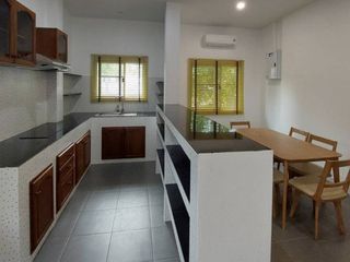À louer 4 chambres maison à Saraphi, Chiang Mai