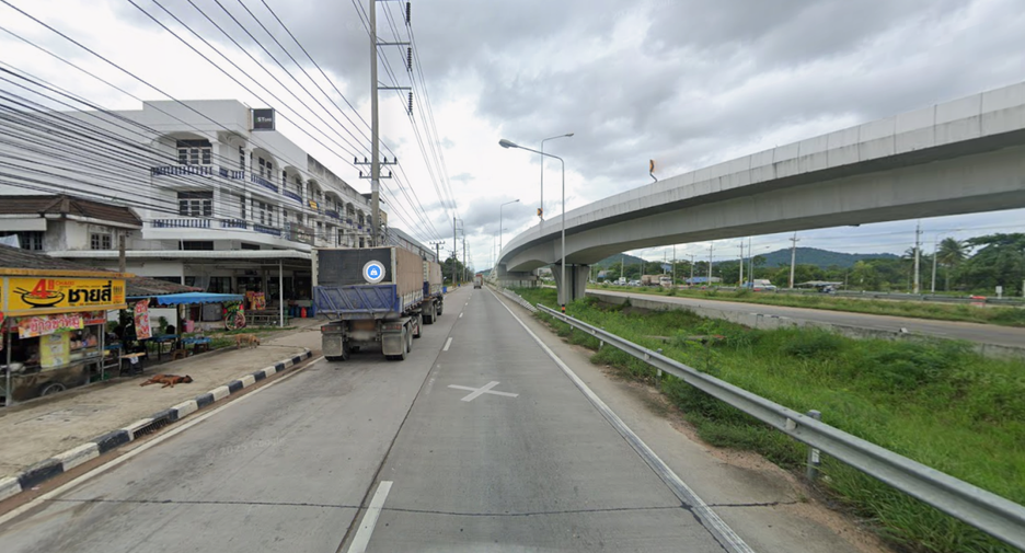 Terreno en venta en Si Racha, Chonburi