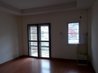Casa adosada en venta de 3 habitaciones en Prawet, Bangkok