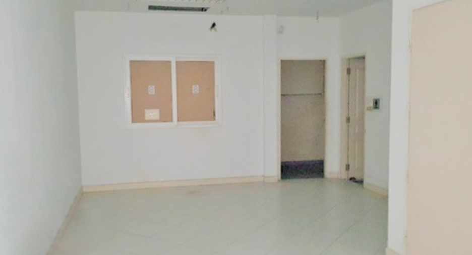 Casa adosada en venta de 5 habitaciones en Khan Na Yao, Bangkok