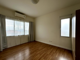 Casa adosada en venta de 3 habitaciones en Bang Khun Thian, Bangkok