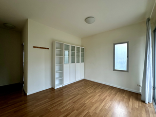 Casa adosada en venta de 3 habitaciones en Bang Khun Thian, Bangkok
