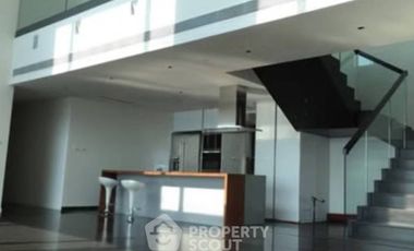 Condo en alquiler y en venta de 5 habitaciones en Yan Nawa, Bangkok