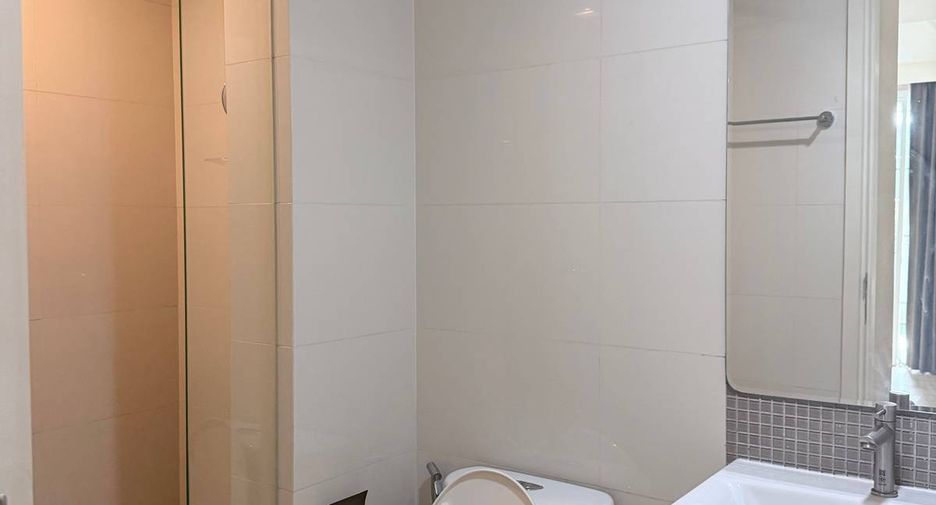 À louer 2 chambres condo à Watthana, Bangkok