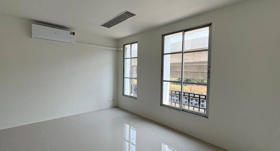 Casa adosada en alquiler de 4 habitaciones en Chatuchak, Bangkok