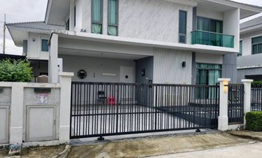 出租 4 卧室 独立屋 在 Lat Krabang, 曼谷