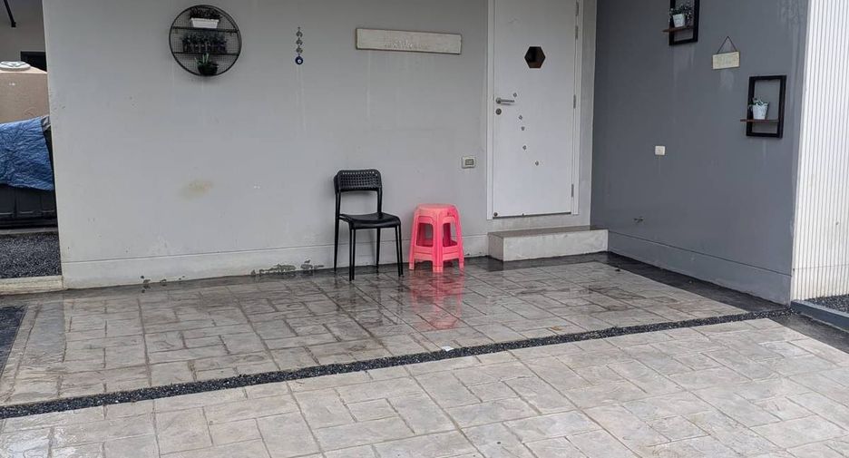 出租 4 卧室 独立屋 在 Lat Krabang, 曼谷