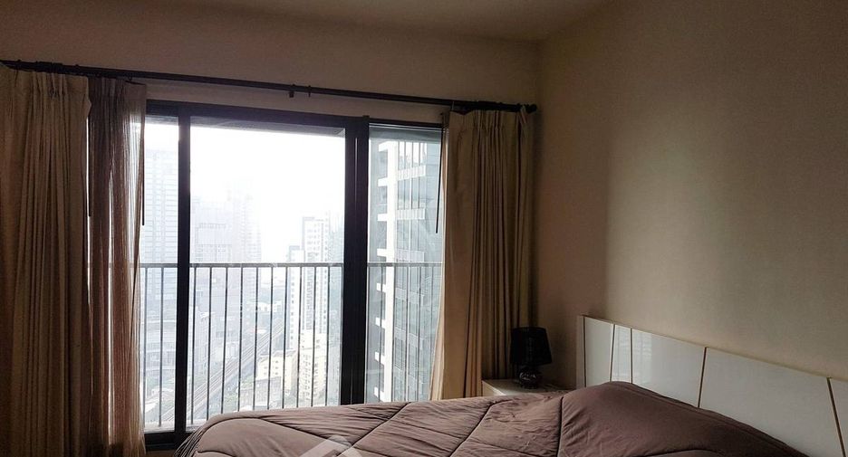 For rent 2 bedrooms condo in Khlong Toei, Bangkok