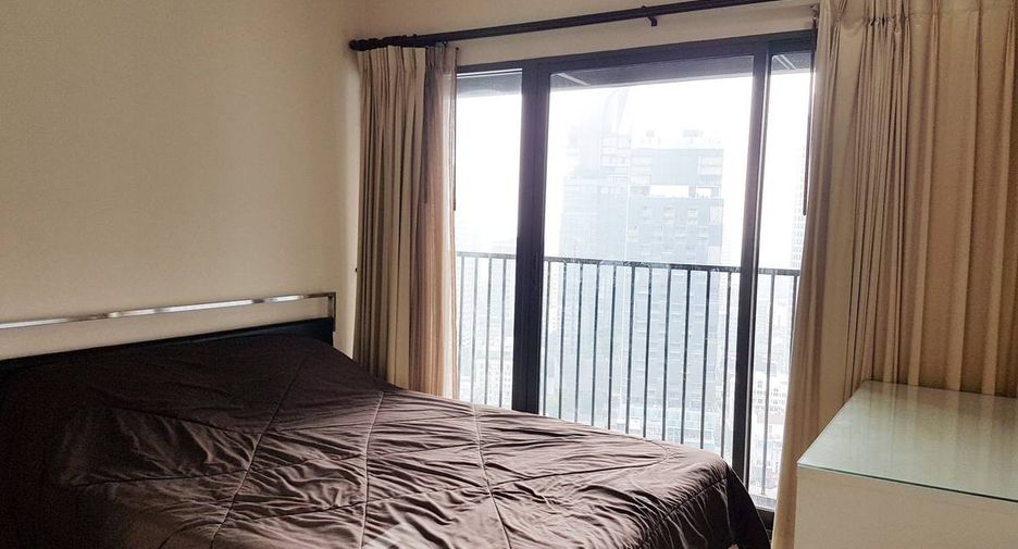 For rent 2 bedrooms condo in Khlong Toei, Bangkok