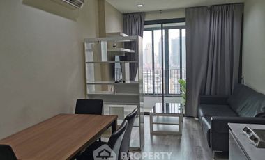Condo en alquiler de 2 habitaciones en Huai Khwang, Bangkok
