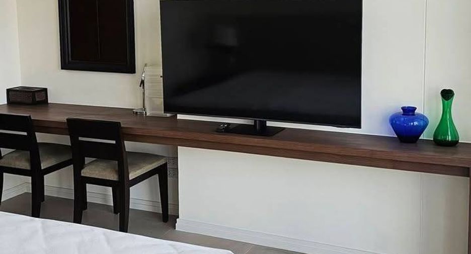 For rent 2 bedrooms condo in Sathon, Bangkok