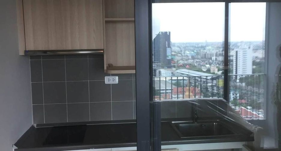 Condo en alquiler de 2 habitaciones en Bang Na, Bangkok