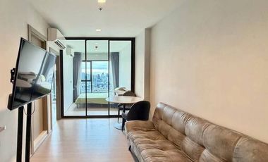 Condo en alquiler de 2 habitaciones en Huai Khwang, Bangkok