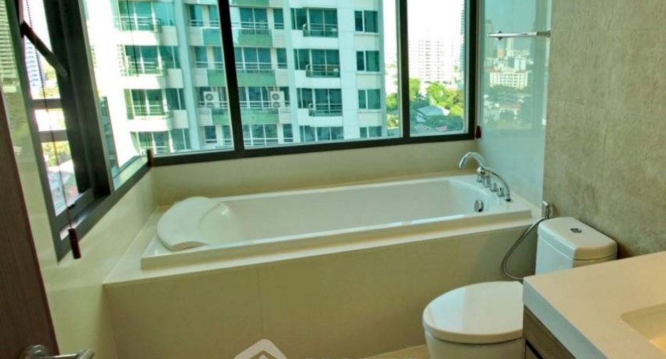 For rent 2 bedrooms condo in Khlong Toei, Bangkok