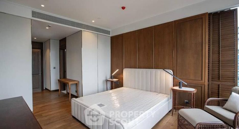 For rent 3 bedrooms condo in Pathum Wan, Bangkok