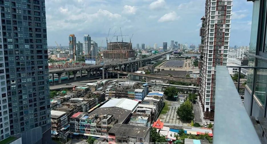 Condo en alquiler de 2 habitaciones en Bang Na, Bangkok