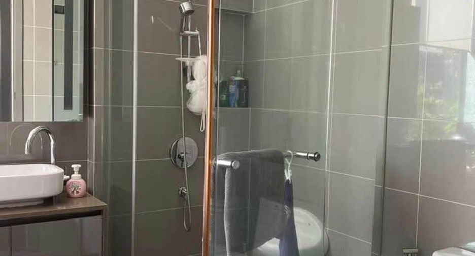 For rent 2 bedrooms condo in Bang Rak, Bangkok